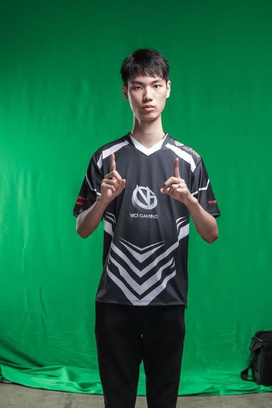 中国战队失利与科技巨头合作新动态